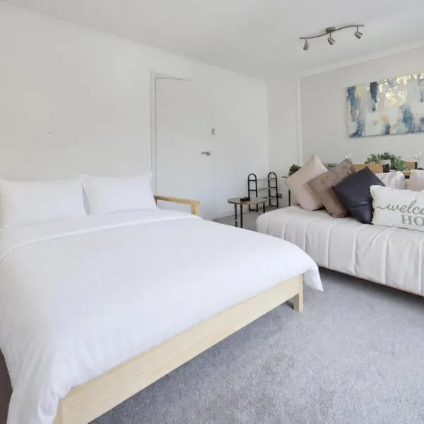 Pet-Friendly Llandysul Retreat Near River Teifi & Beaches, מלון בLlandysul
