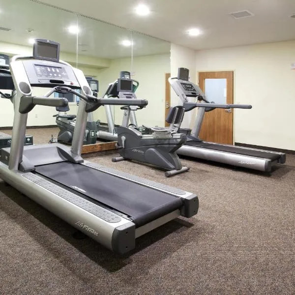 Holiday Inn Express Hotel & Suites Torrington by IHG, hotel in Torrington