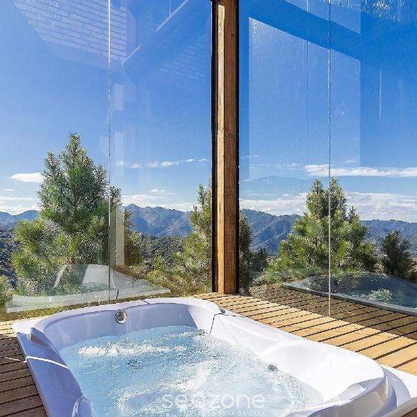 Cabana c/ Hidromassagem e Vista Montanha VST030