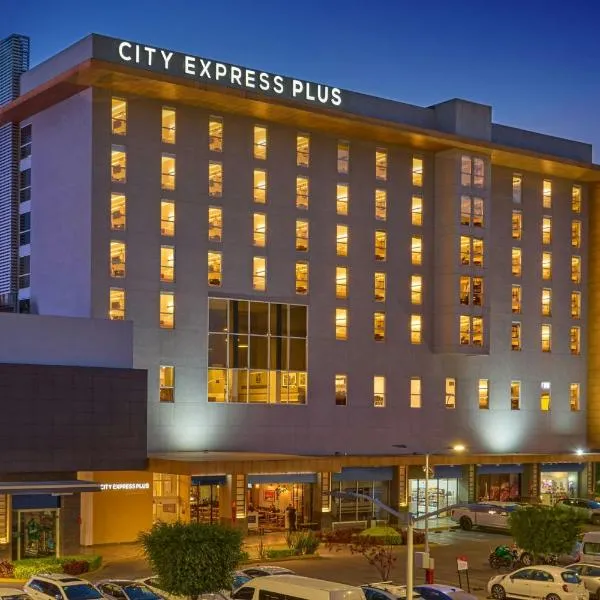 City Express Plus by Marriott Guadalajara Palomar, hotel sa Guadalajara