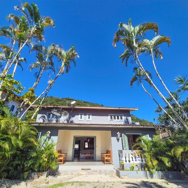 Casa em Condomínio - acesso a pé à Praia da Lagoinha