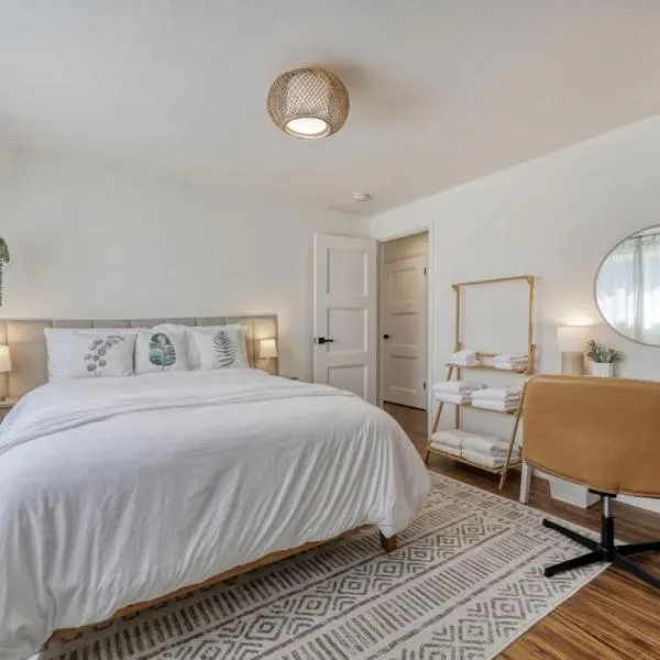 Zen Haus Garden Retreat, prime location, Luxe amenities, hotel em Eugene