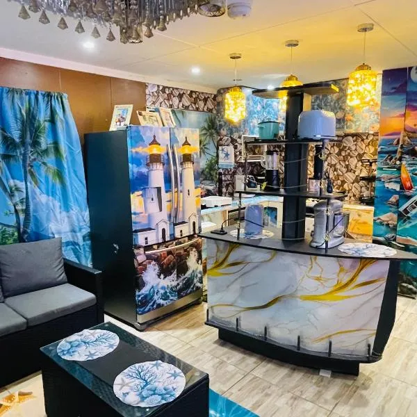 Tropical Getaway in Nadi Town with Smart Home, khách sạn ở Nadi