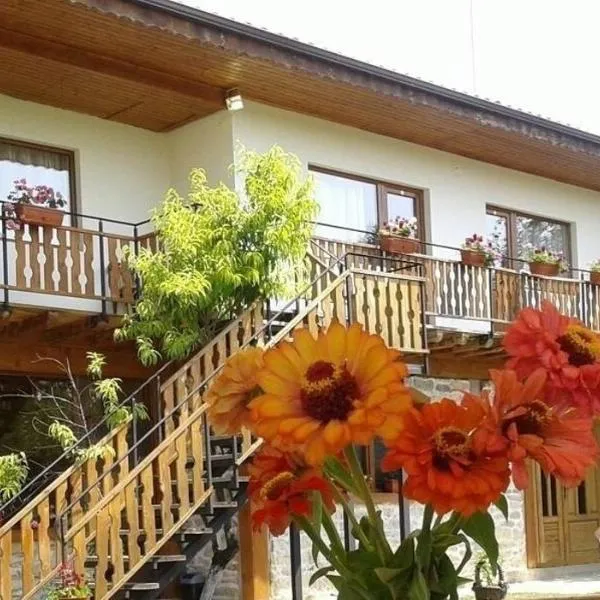 Guest House Friends, hotel Emenben