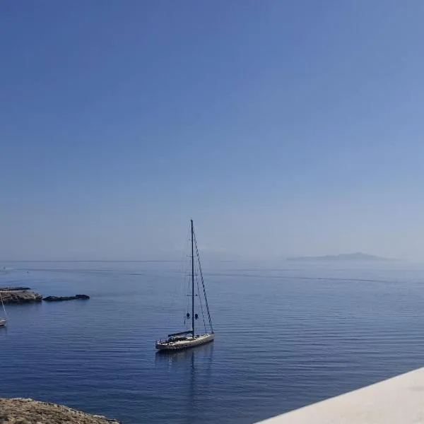 Faros House Kythnos、イウトラのホテル