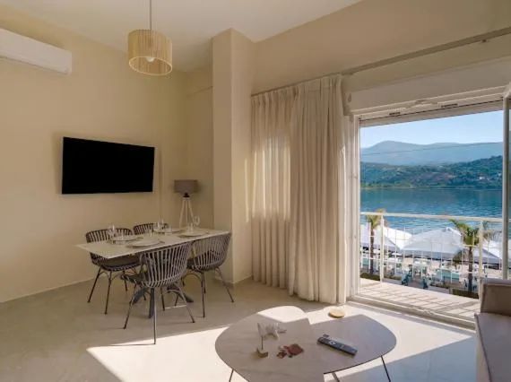 Three Waves Apartments, Hotel in Argostoli