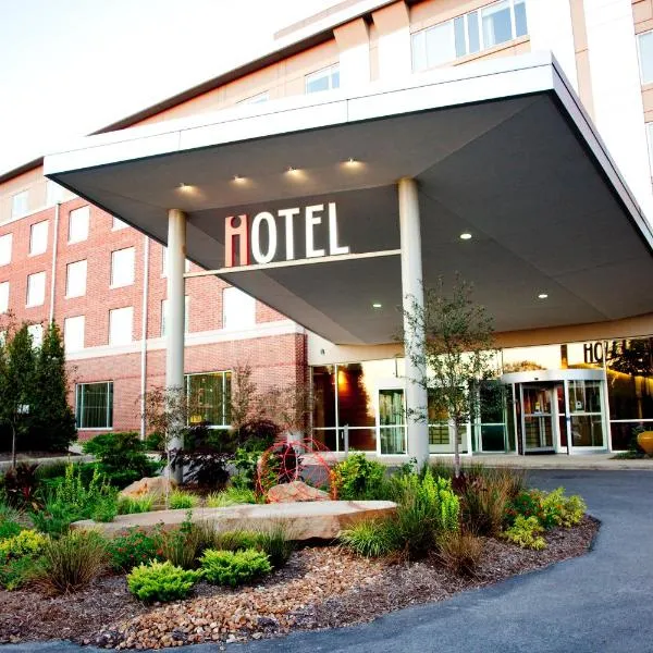 I Hotel and Illinois Conference Center - Champaign, hotel en Mahomet