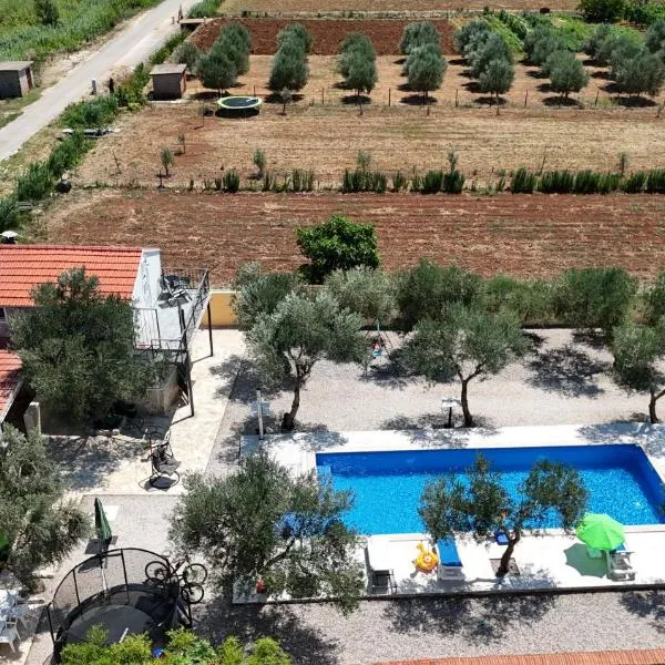 Olive Grove House、ストンのホテル