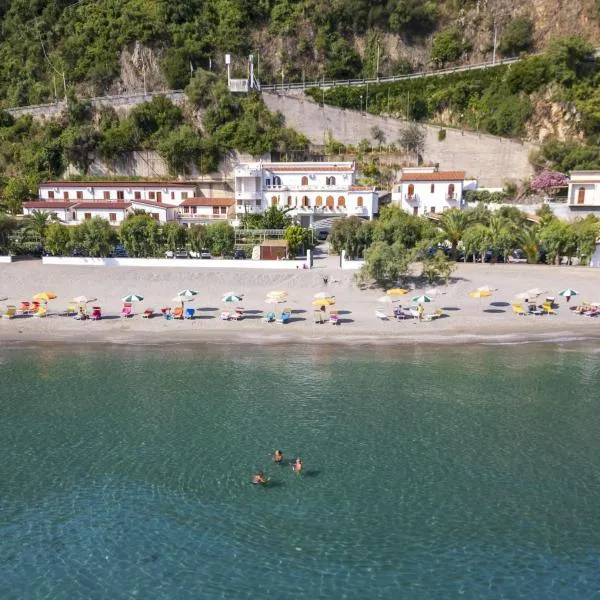 Testa di Monaco - Basic Beach Accommodations, hotel u gradu 'Capo dʼOrlando'