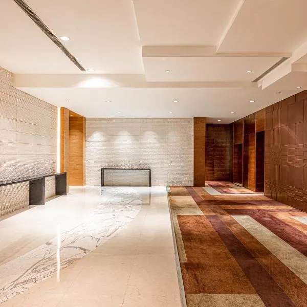 Holiday Inn Qingdao City Center by IHG, hotel sa Qingdao