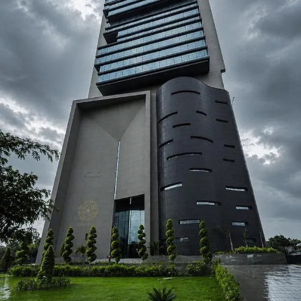 The Vista 1BR by Winchester in Mall of Islamabad F-7 Margalla & City Views, Hotel in Islamabad
