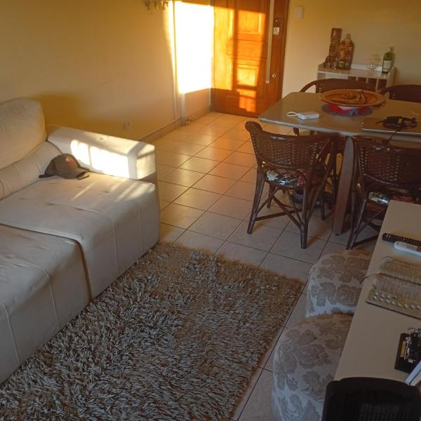 LINDO APARTAMENTO VILA CAIÇARA PRAIA GRANDE SP, 2 QUARTOS, 1 SALA, 1 COZINHA, AR CONDICIONADO EM 1 DOS QUARTOS, MAQUINA DE LAVAR ROUPA, SACADA COM REDe