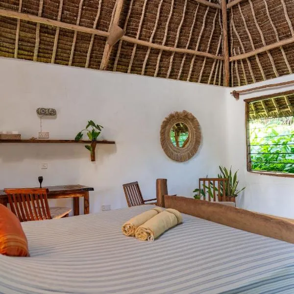 Distant Relatives Ecolodge & Backpackers, hotel di Kilifi