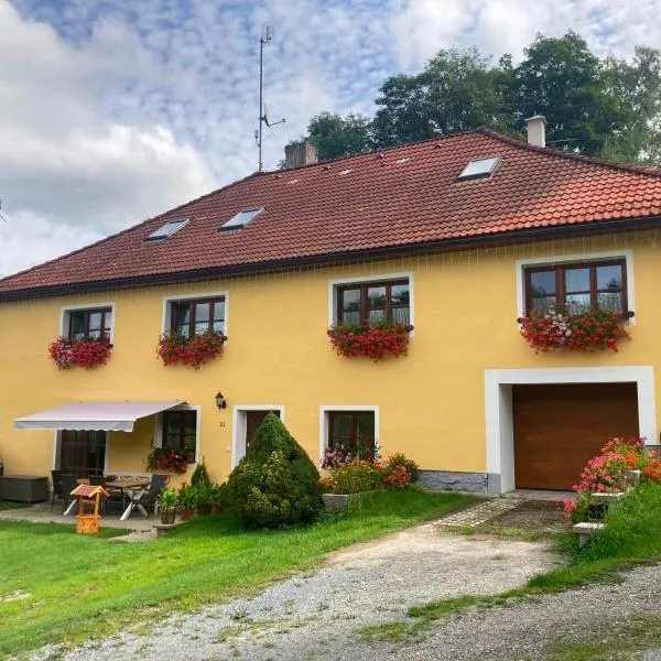 Apartmán u potoka, hotelli kohteessa Bujanov