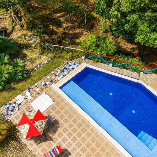 Entre Bosques Tayrona, hotell i Los Naranjos