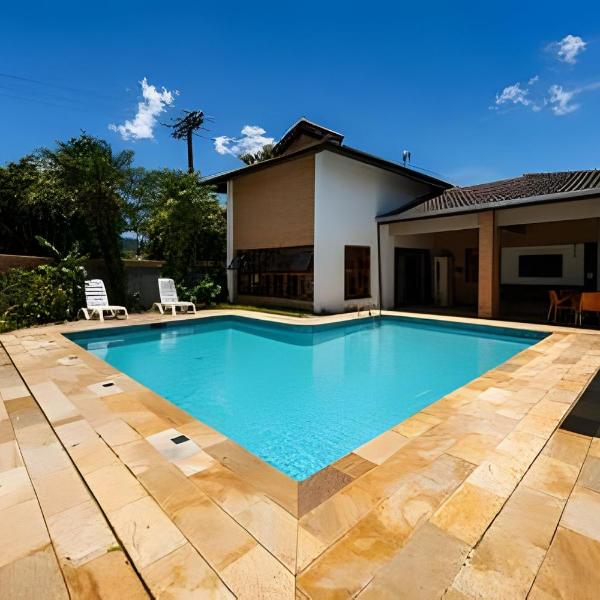 Mansão Exclusiva c/ Piscina no Condomínio Acapulco