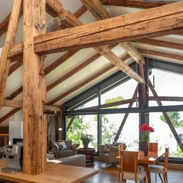 Penthouse-Loft Gut Stohrerhof, hotel in Dießen am Ammersee