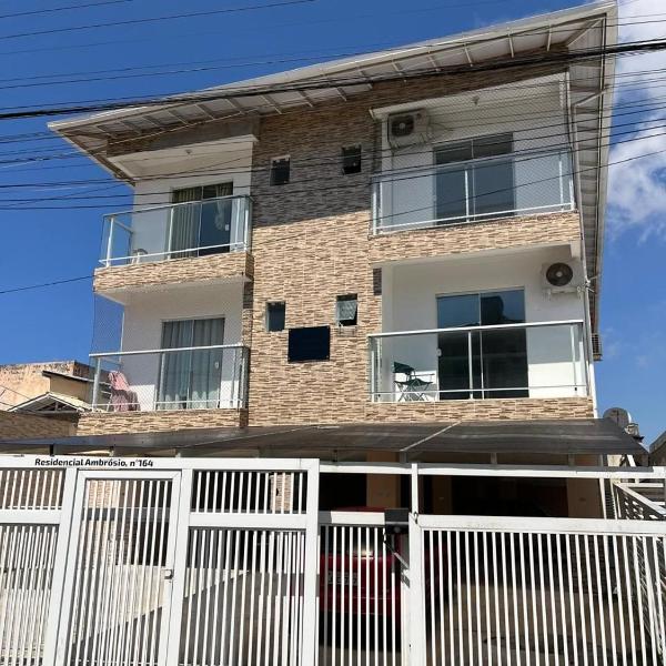 Apartamento com 2 quartos localizado na avenida principal dos Ingleses