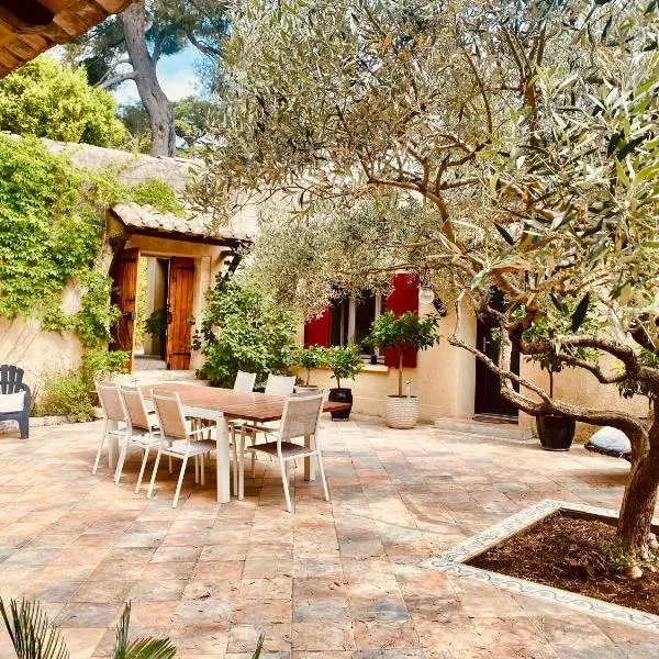 Le patio Provençal-Maison avec cour privée, hotel i Nîmes