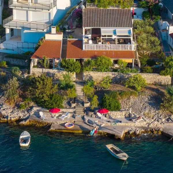 Apartments Bose Kanica on the sea, hotel en Sevid