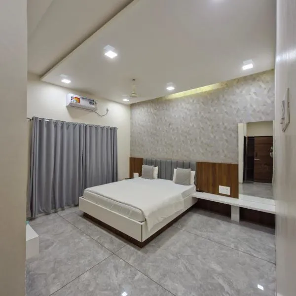 Hotel Keshar Palace Shani Shingnapur, ξενοδοχείο σε Sonai