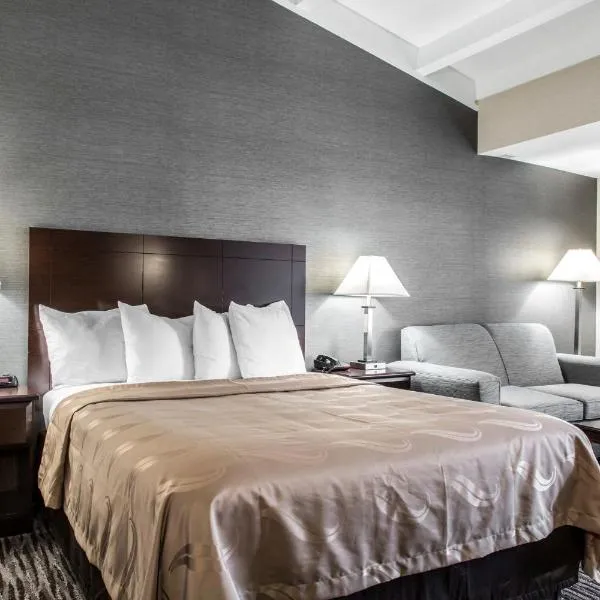 Danbury में, होटल Danbury Inn & Suites