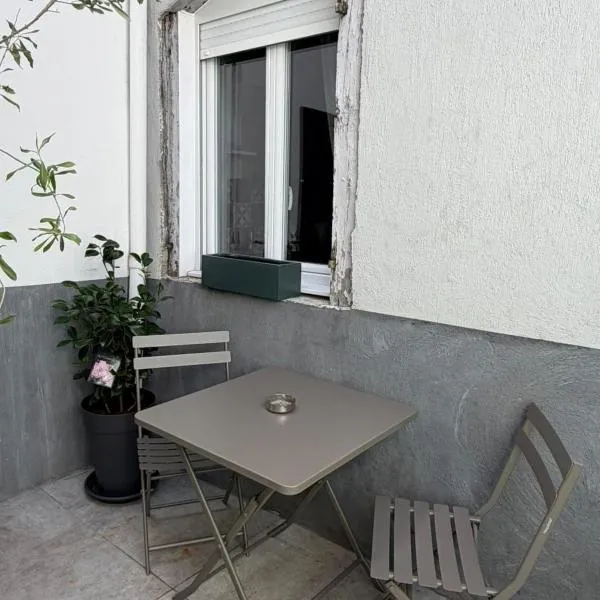 La Chartreuse 2 chambres cœur de Revel cours privée、ルヴェルのホテル