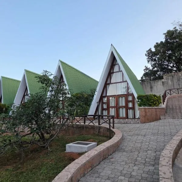 Mvubu Falls Lodge โรงแรมในLobamba