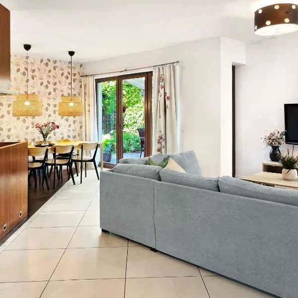 Bright 4 bedroom House with living room, work place & garden Warsaw, hotel a Varsòvia