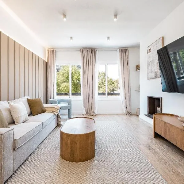Luxury Apartment near Camp Nou, hotel a Barcellona