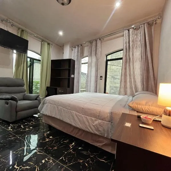Casa Borde de lago2, hotel in Panajachel