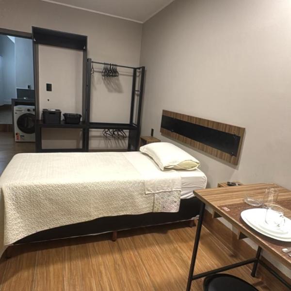 Quarto Personalizado Individual aconchegante novo no coração da cidade -Ufla- restaurantes e padaria - Foto 2