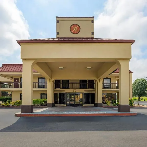 Red Roof Inn & Suites Clinton, TN, hotel in Clinton