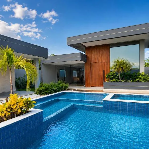 Condominio Fechado Casa inteira com Piscina, hotel in Camacari