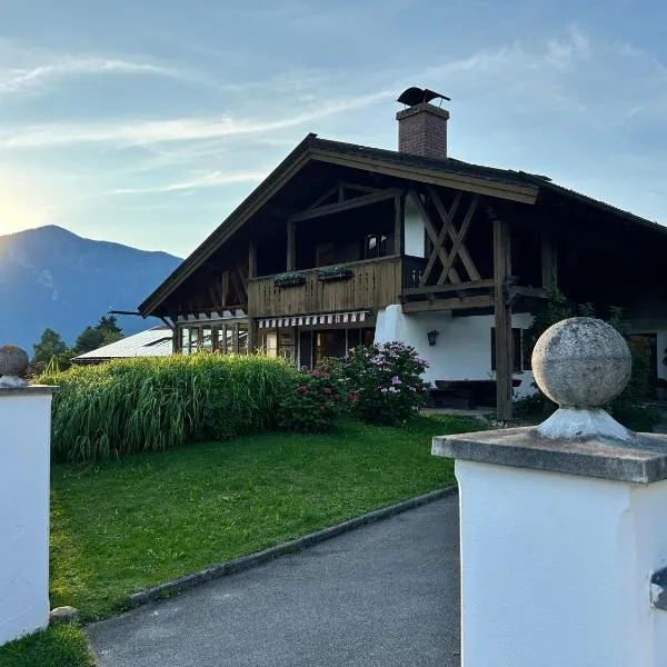 Viesnīca Ferienhaus mit Bergpanorama pilsētā Untervēzene
