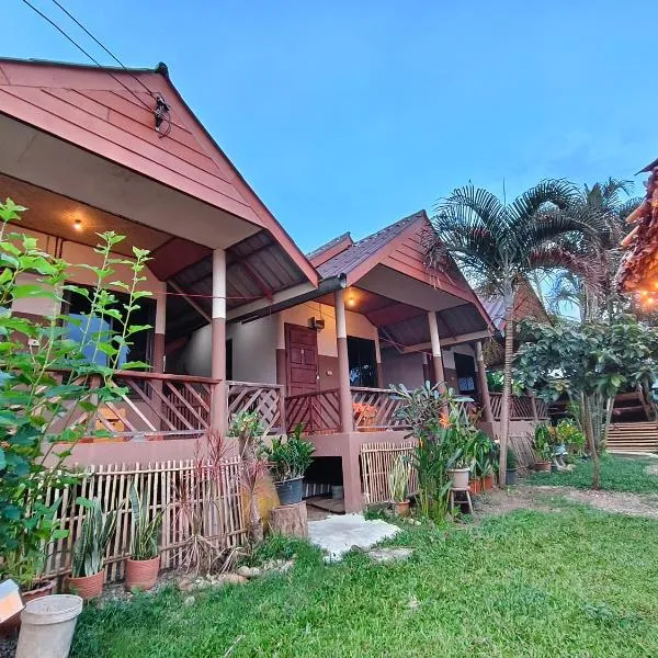 Pharit guesthouse – hotel w mieście Pai