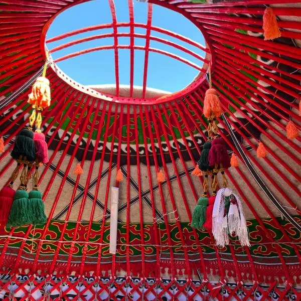 Balykchy에 위치한 호텔 Atay Yurt