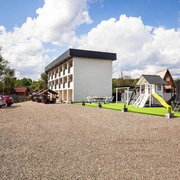 Kredo, hotel Aknaszlatinán
