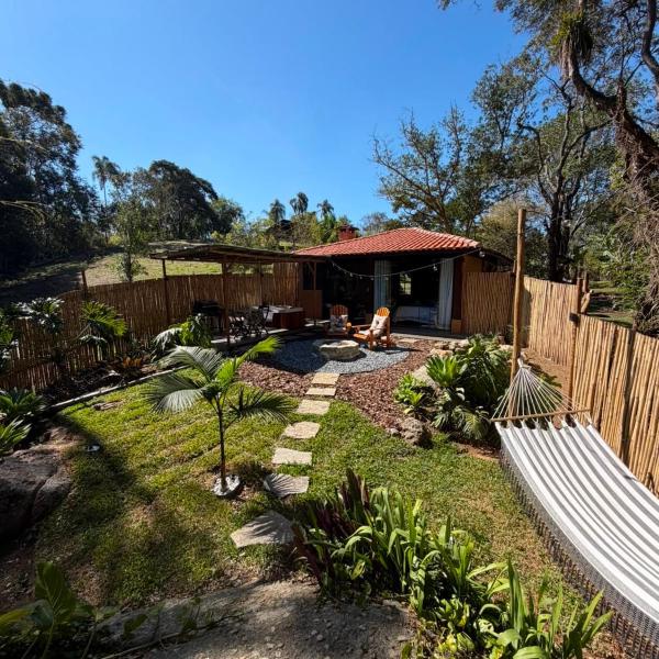 Chale da Pedra vidro, jacuzzi, lago, pet friendly