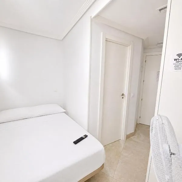 Hospedaje La Campana, hotel in Madrid