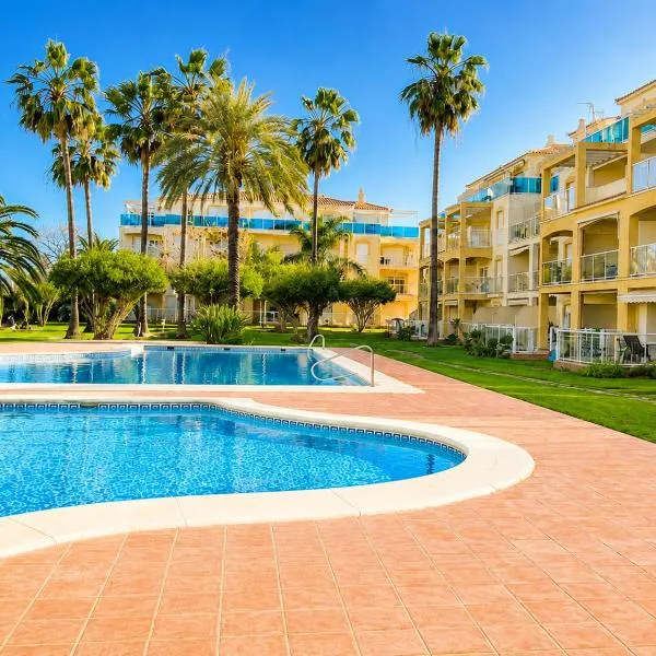 Dénia Palm Garden Apartment Pool & Parking, hotel in Denia