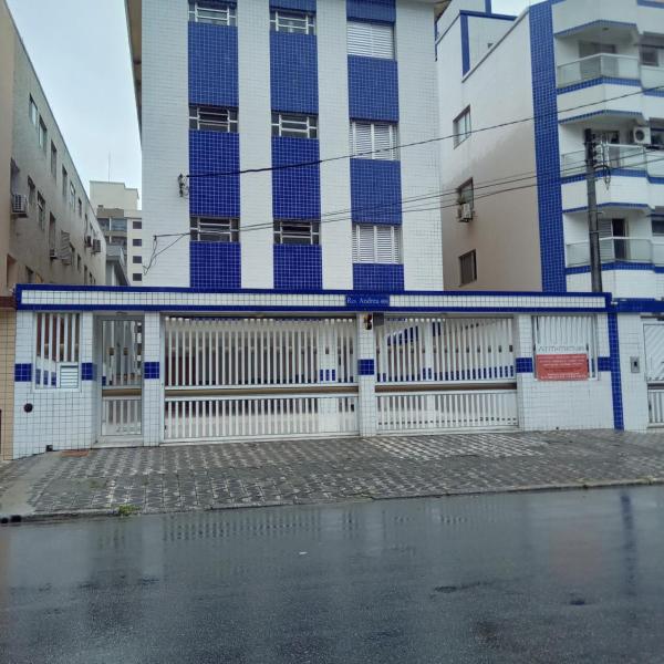 Apto de 2 dormitorios com ar-condicionado