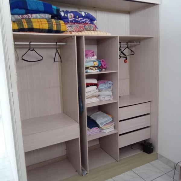 Apto de 2 dormitorios com ar-condicionado - Foto 2