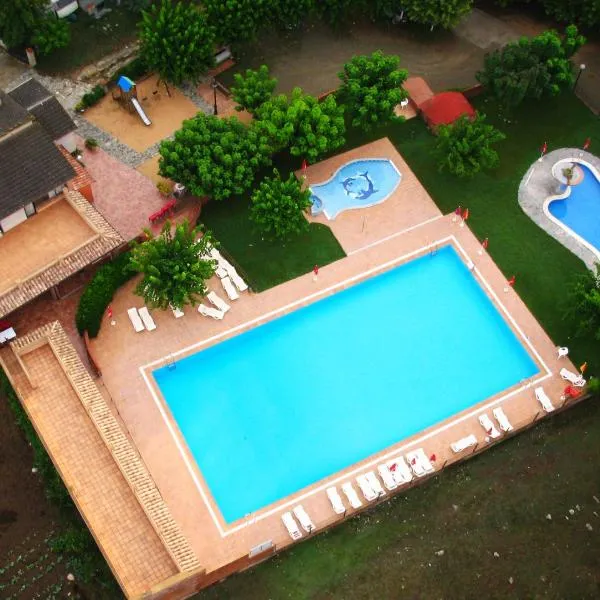 Càmping l'Alguer, hotel i Les Planes d'Hostoles
