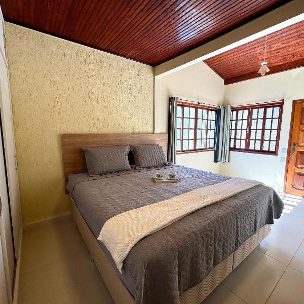 Casa com Piscina, Lareira e Churrasqueira - Foto 2
