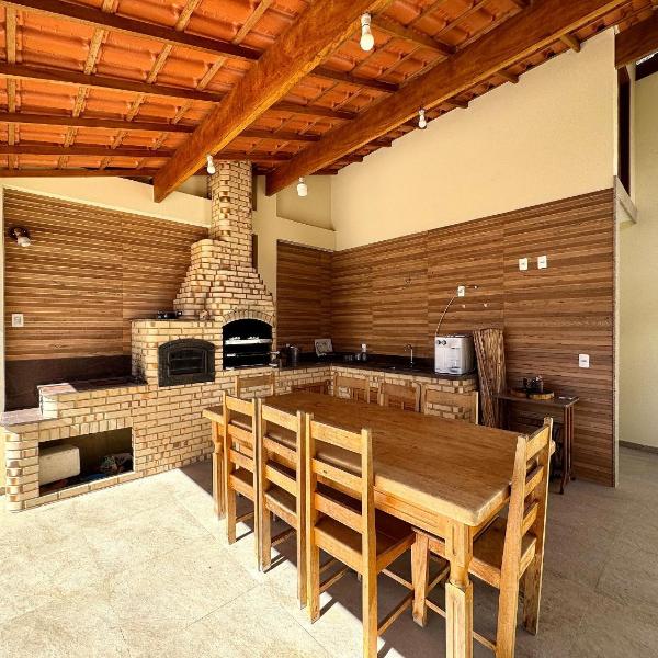Casa com Piscina, Lareira e Churrasqueira - Foto 5