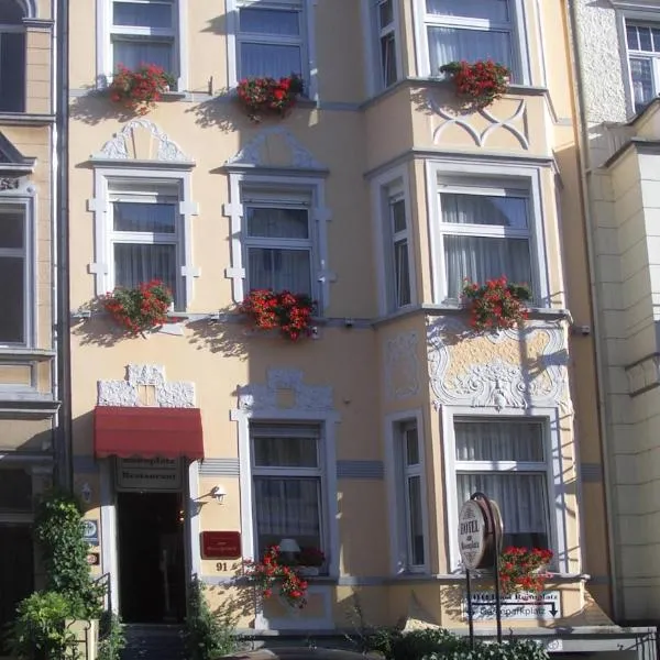 Hotel Am Roonplatz, viešbutis Bonoje