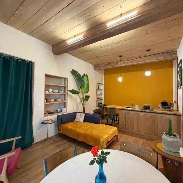 Appart cosy jardin centre ville, hotel u gradu Brijud