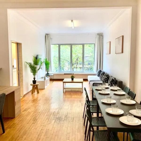 Belga Apartment 3 bedrooms., hotel em Antuérpia