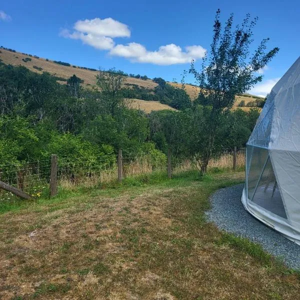Pen-Y-Fan Glamping - Luxury Geodomes, hotelli kohteessa Sennybridge